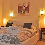 Vanilla With Heated Pool Apartman *
