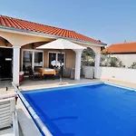 Vanilla With Heated Pool Apartman *