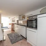Vanilla With Heated Pool Apartman *