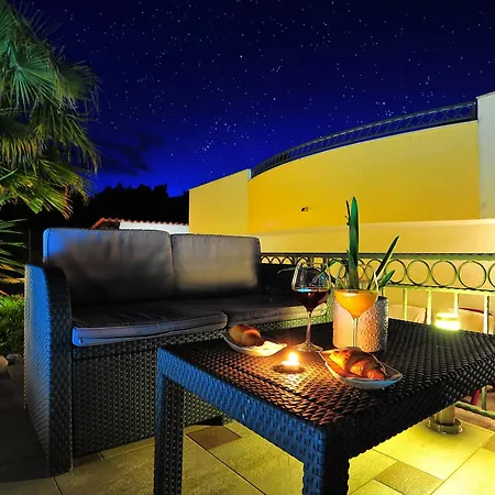 Vanilla With Heated Pool Appartement *