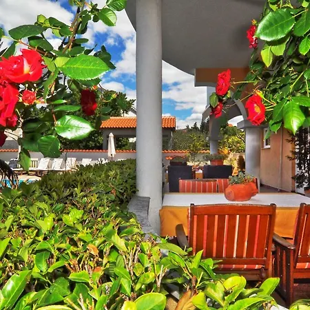 Vanilla With Heated Pool Appartement