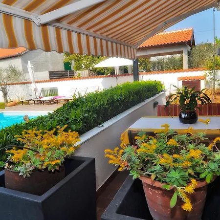 Appartement Vanilla With Heated Pool