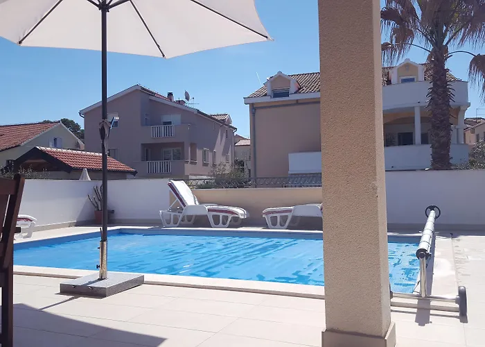 Vanilla With Heated Pool *