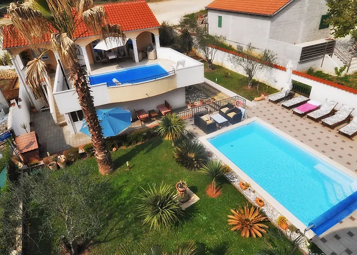 Vanilla With Heated Pool زادار