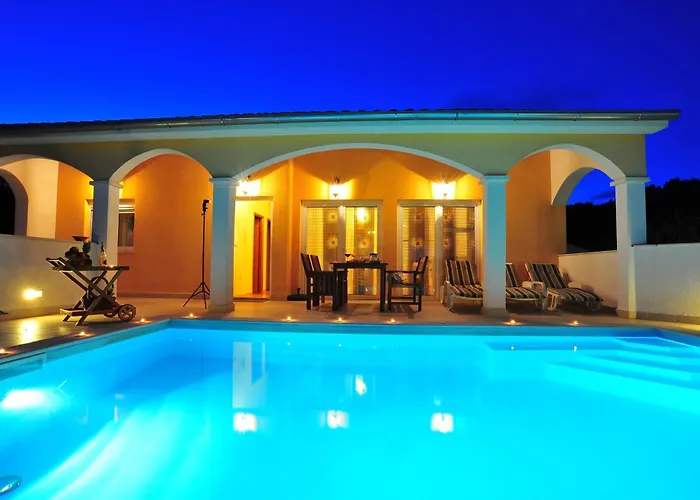 Vanilla With Heated Pool *