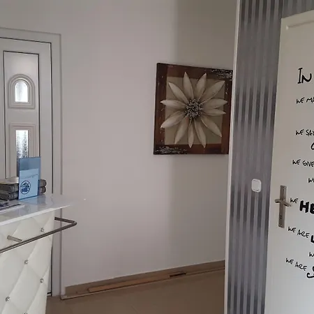 Vanilla With Heated Pool Апартаменти