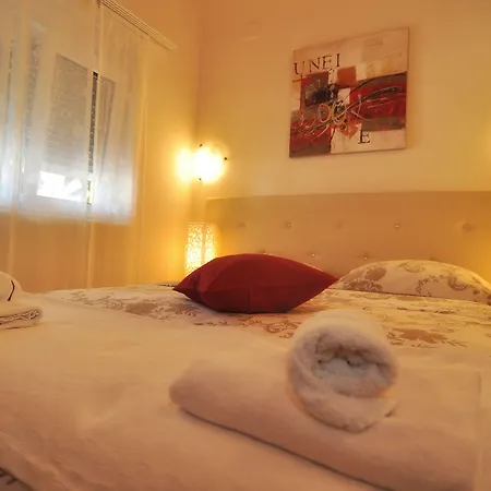 Vanilla With Heated Pool Задар