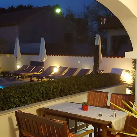 Vanilla With Heated Pool Задар