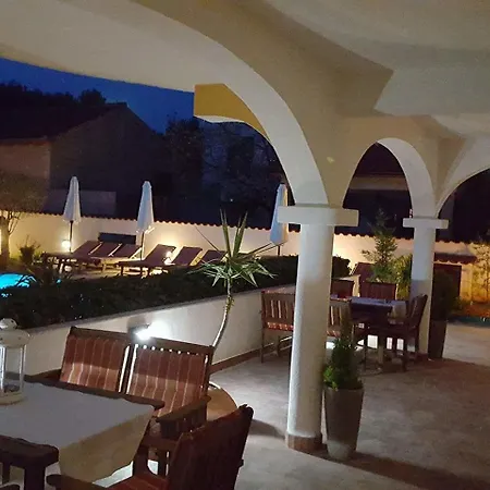 Vanilla With Heated Pool * Задар