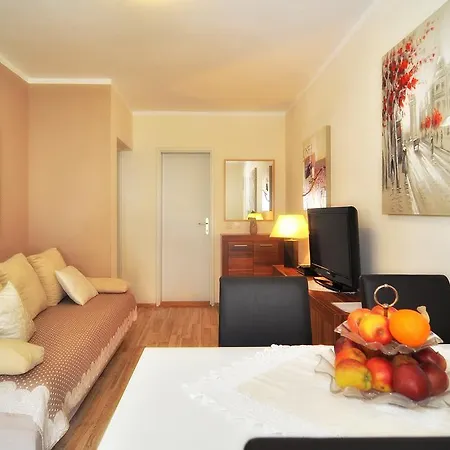 Vanilla With Heated Pool Задар