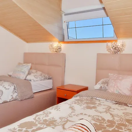 Vanilla With Heated Pool Апартаменти