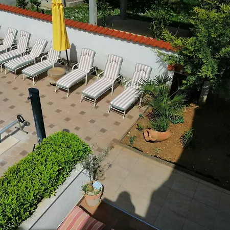 Vanilla With Heated Pool Апартаменти