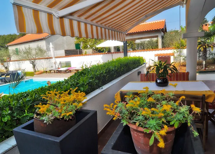 Vanilla With Heated Pool Apartmán Zadar