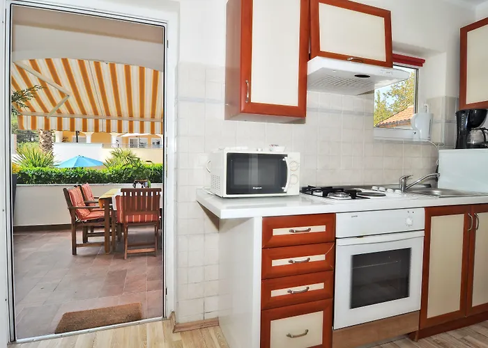 Vanilla With Heated Pool