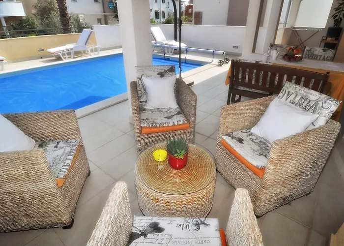 Vanilla With Heated Pool