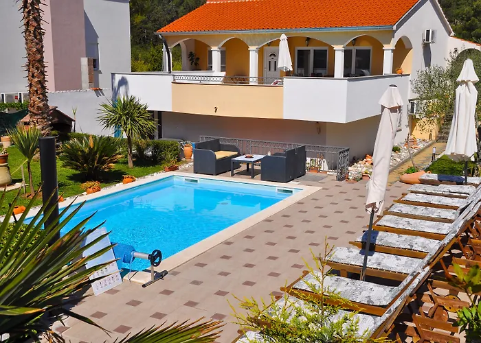 Vanilla With Heated Pool 자다르