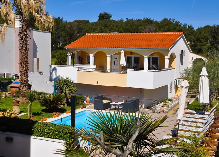 Vanilla With Heated Pool Apartmán *