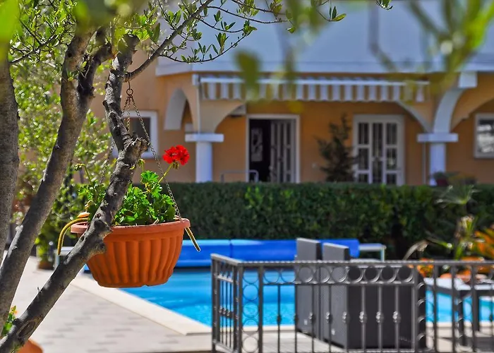 Vanilla With Heated Pool Apartmán