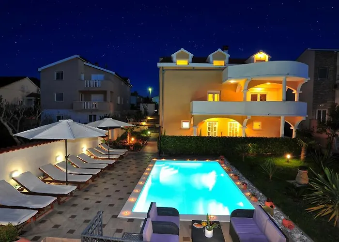 Vanilla With Heated Pool Apartament