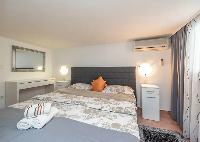 Vanilla With Heated Pool * 자다르